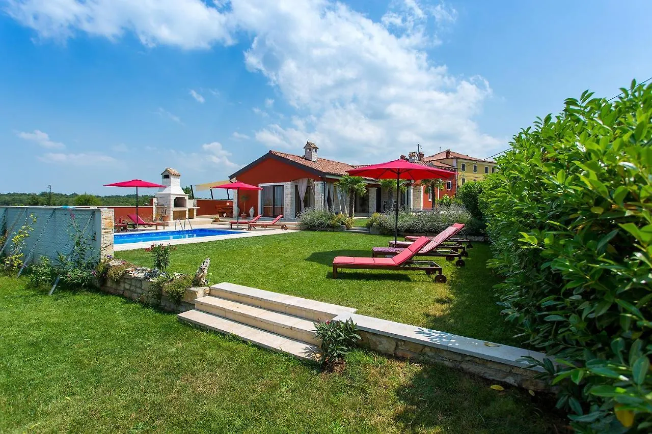 Activity Villa Marula With Outdoor Pool In Buje Gambozzi