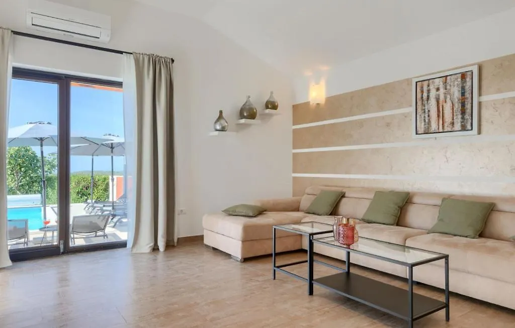 Activity Villa Marula With Outdoor Pool In Buje Gambozzi