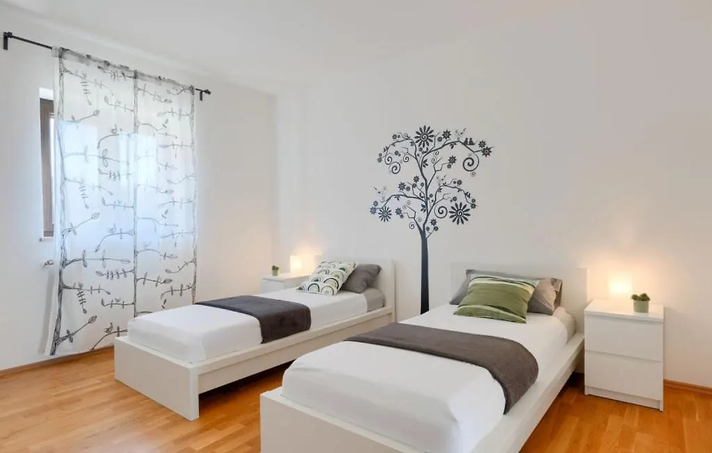Activity Villa Marula With Outdoor Pool In Buje Gambozzi